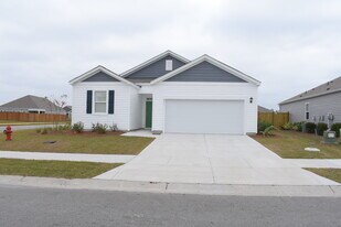 471 St Kitts Way in Winnabow, NC - Building Photo