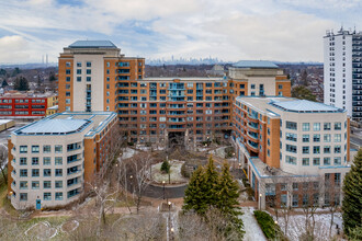 Henley Gardens in Toronto, ON - Building Photo - Building Photo