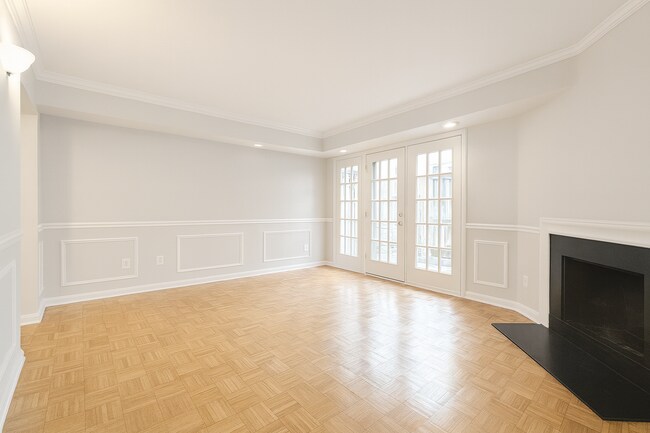 5403 Connecticut Ave NW, Unit A in Washington, DC - Building Photo - Building Photo