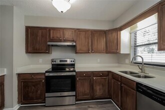 1001 Wildwood Blvd in Edgewater, FL - Foto de edificio - Building Photo
