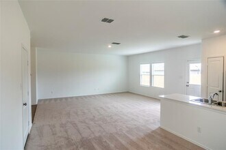 112 Dollars Dr in Jarrell, TX - Building Photo - Building Photo