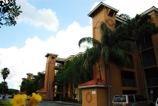 Heron Pointe in Miramar, FL - Foto de edificio - Building Photo