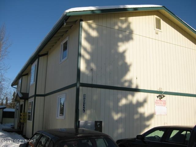 8032 E 10th Ave in Anchorage, AK - Building Photo