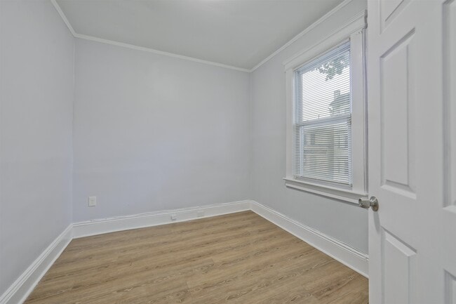 26 Montrose Terrace in Irvington, NJ - Building Photo - Building Photo