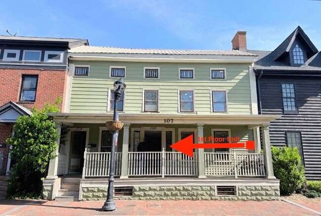 107 NW Front St