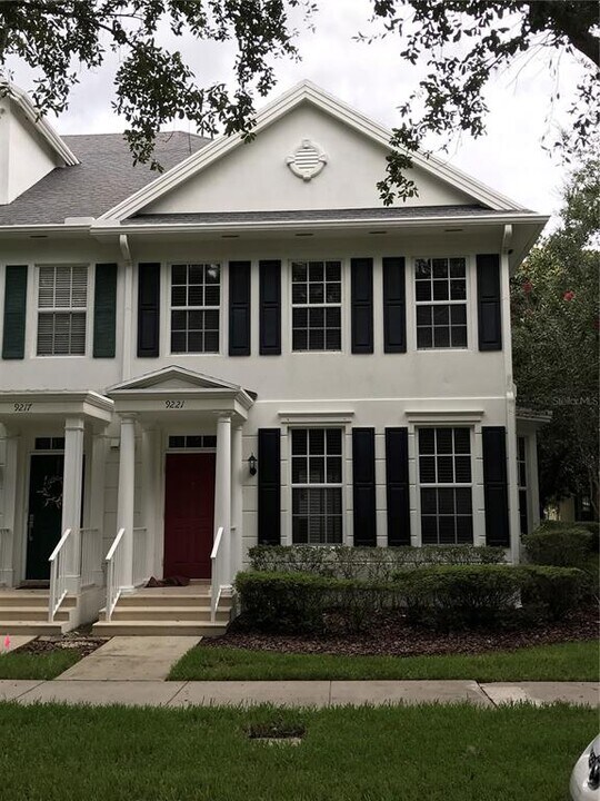 9221 Northlake Pkwy in Orlando, FL - Building Photo