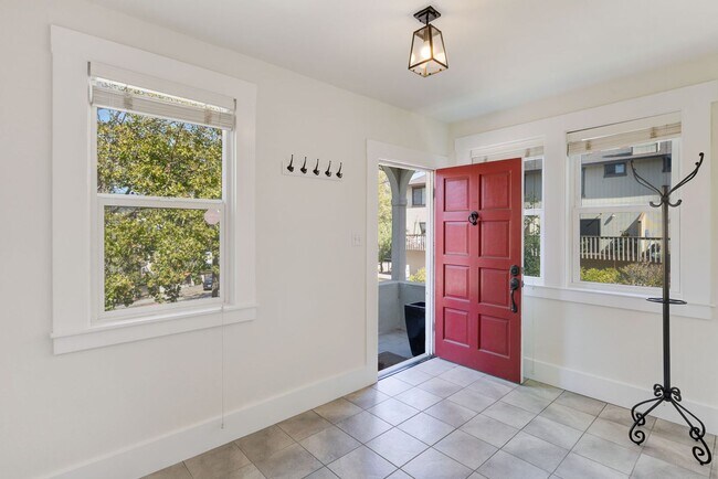 15 Octavia St in San Rafael, CA - Building Photo - Building Photo