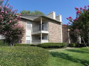 Highlands of Duncanville in Duncanville, TX - Building Photo - Building Photo