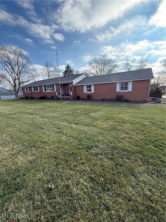 property at 964 Country Club Dr