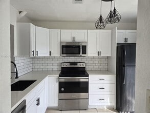 10301 NW 33rd St in Coral Springs, FL - Building Photo - Building Photo