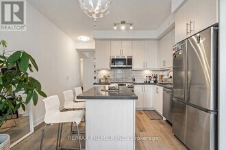 95 Oneida Crescent in Richmond Hill, ON - Building Photo - Building Photo