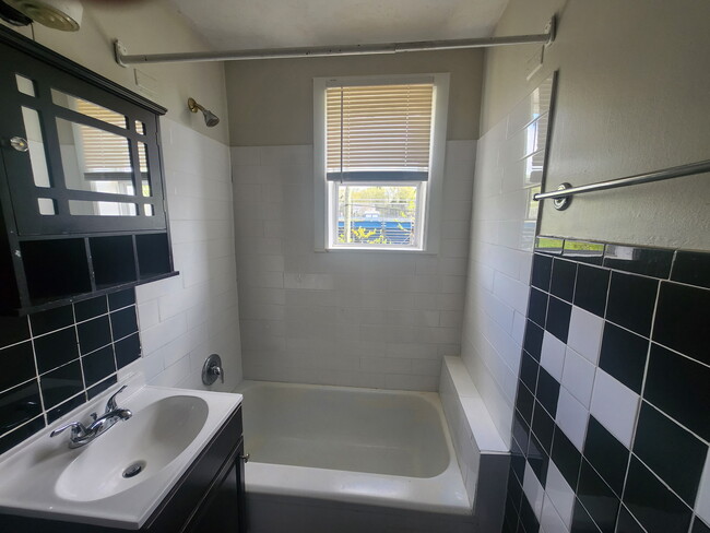 18 Corbin Ct, Unit #2