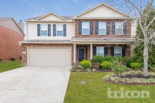 1031 Fulman Rd in Hendersonville, TN - Building Photo