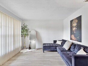 2759 NW 198th Ter in Miami Gardens, FL - Building Photo - Building Photo