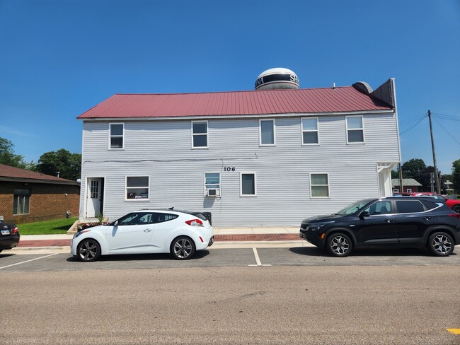 property at 106 W Comanche Ave