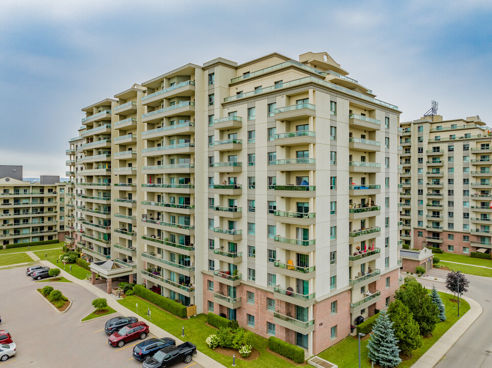 The Orchid at the Royal Gardens in Burlington, ON - Building Photo