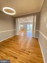 8118 Madrillon Springs Ln in Vienna, VA - Building Photo - Building Photo