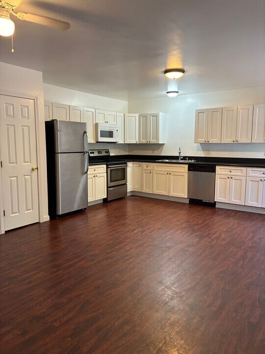 11-25-25 Taftville-Occum Rd in Norwich, CT - Building Photo