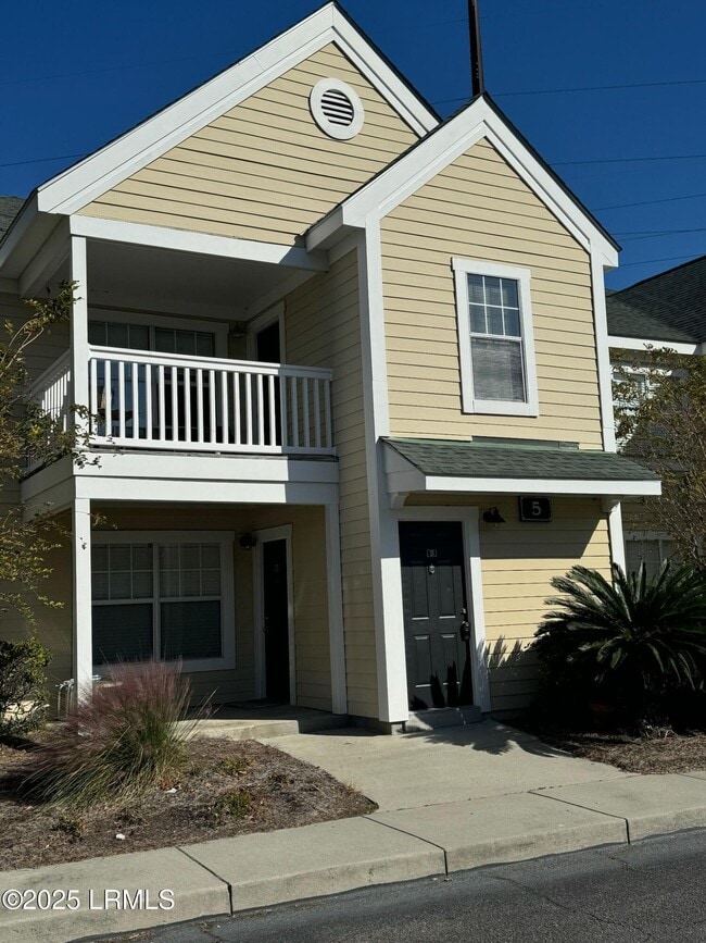 property at 5 Old S Ct