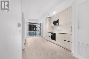 110 Broadway Ave in Toronto, ON - Building Photo