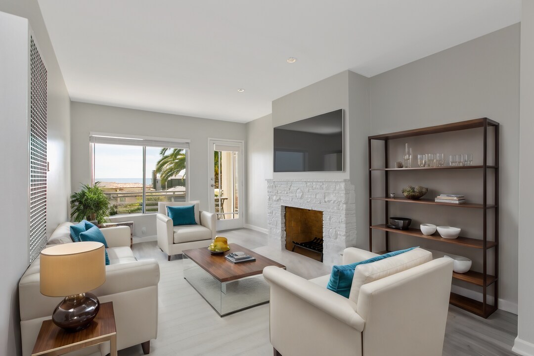Malibu Cove Apartments in Malibu, CA - Building Photo
