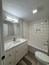 648 N Oakland Ave in Indianapolis, IN - Building Photo - Building Photo