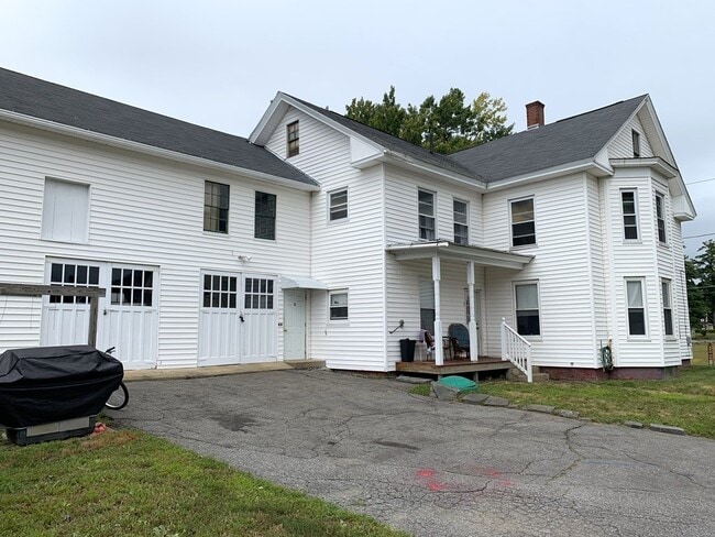 73 Walnut St, Unit 2 in Athol, MA - Building Photo - Building Photo
