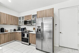 1034 NE 18th Ave in Fort Lauderdale, FL - Building Photo