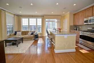 8037 Reserve Way in Vienna, VA - Building Photo - Building Photo