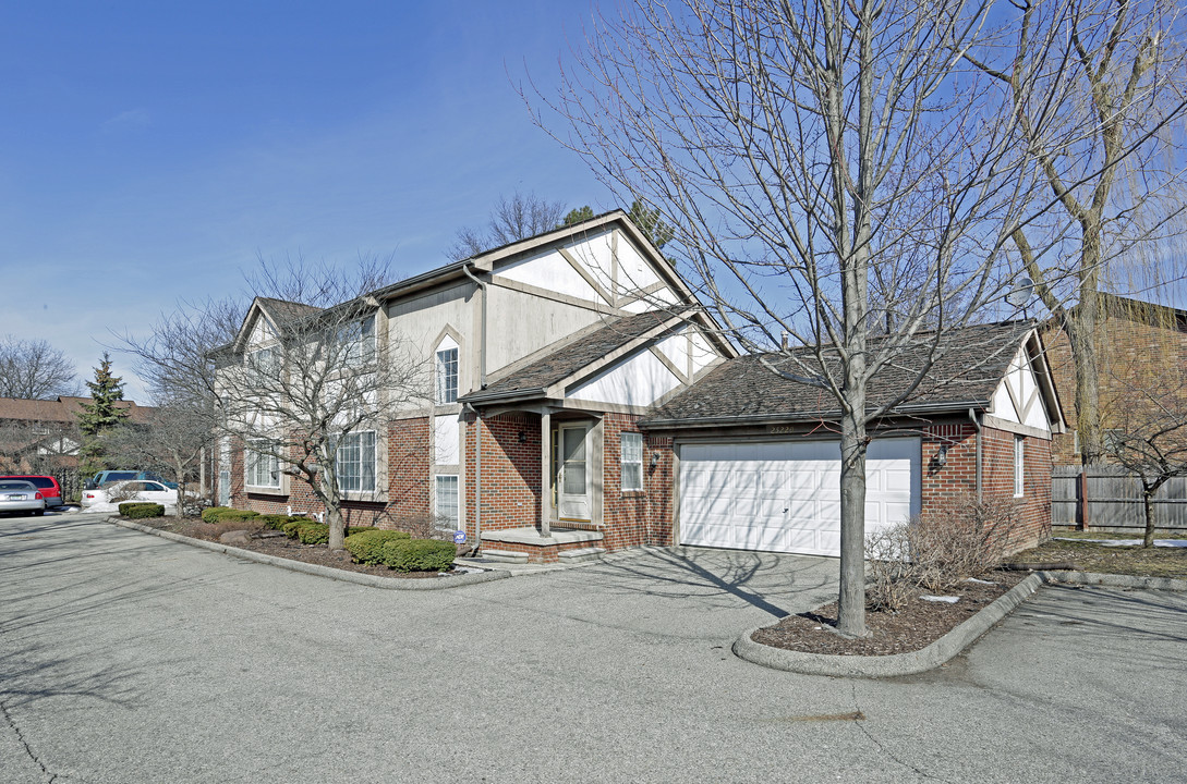 Bellissima Condos in Southfield, MI - Building Photo