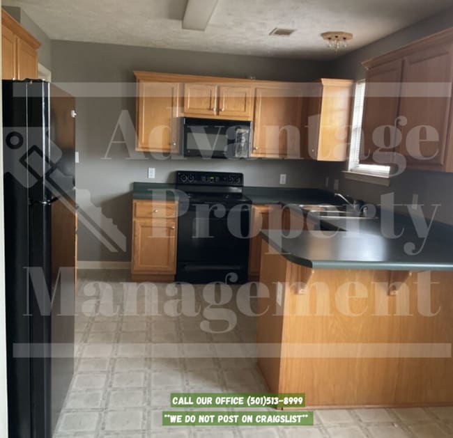 property at 2730 York Ln