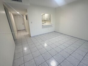 10090 NW 80th Ct in Hialeah, FL - Building Photo - Building Photo