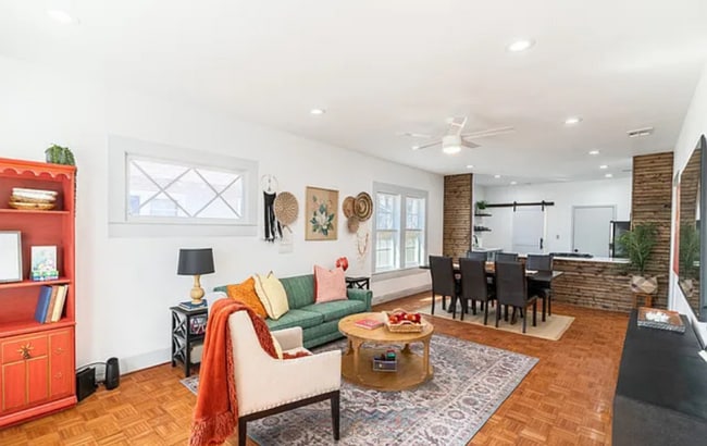 475 E French Pl in San Antonio, TX - Building Photo - Building Photo