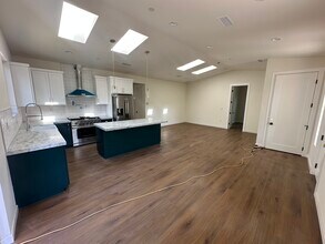 9646 Caminito de Maria in Spring Valley, CA - Foto de edificio - Building Photo