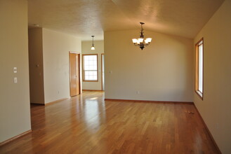5553 SW Windflower Dr in Corvallis, OR - Building Photo - Building Photo