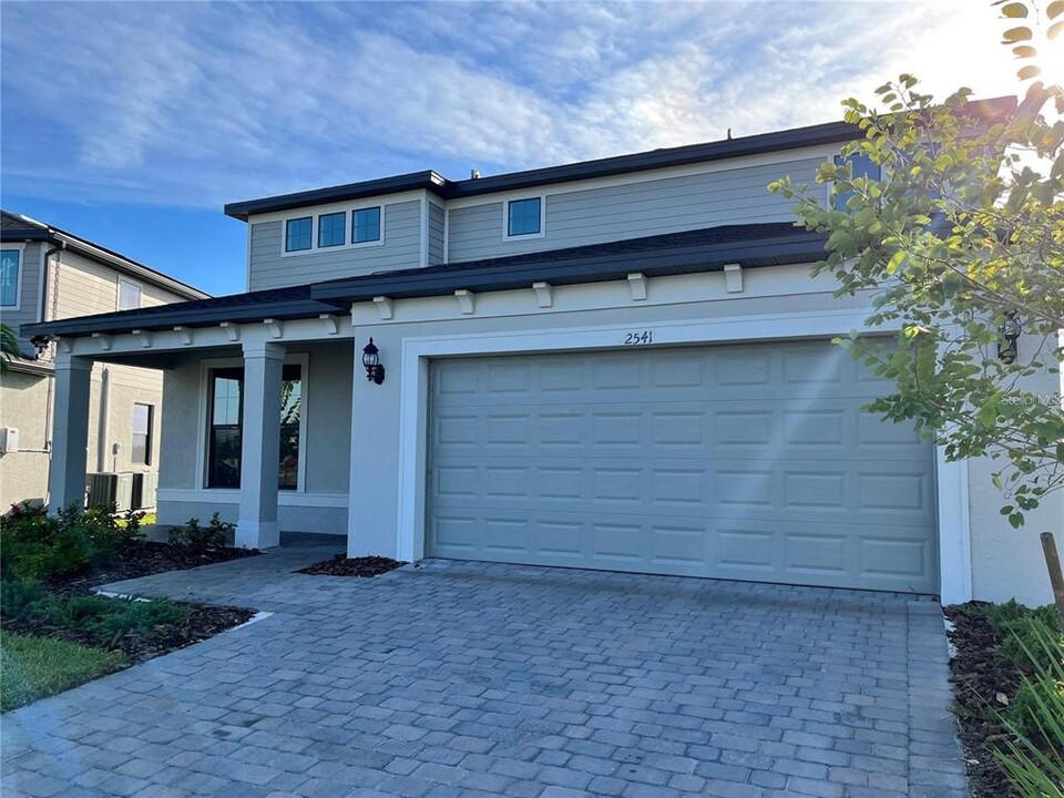2541 Buckthorn Lp in North Port, FL - Building Photo