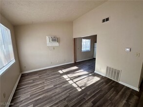 281 Grove St in Akron, OH - Building Photo - Building Photo