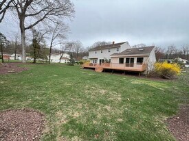 5 Glenn Dr in Roxbury Township, NJ - Building Photo