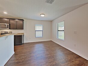 1114 Brenton Leaf Dr in Ruskin, FL - Building Photo - Building Photo