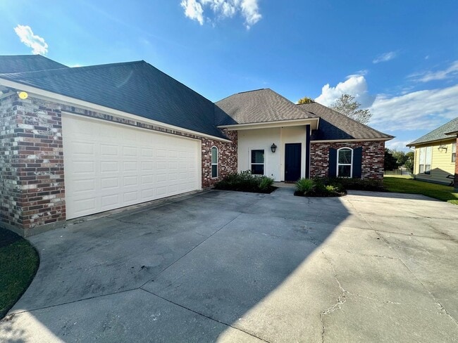 10723 Hillbrook Ave in Baton Rouge, LA - Building Photo - Building Photo