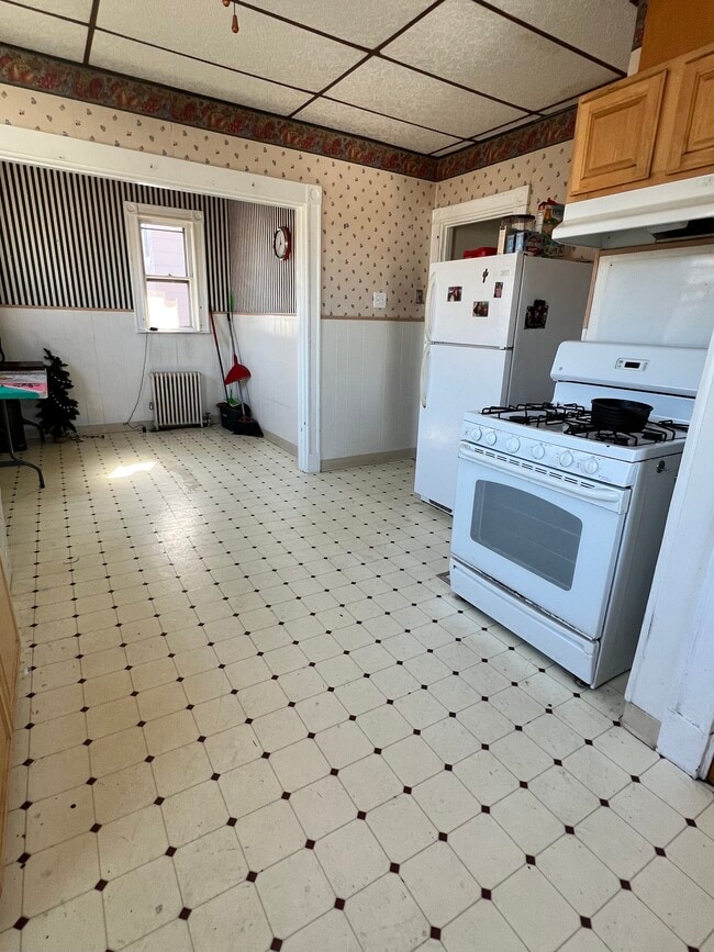 95 Belmont St, Unit 2 in Somerville, MA - Foto de edificio - Building Photo