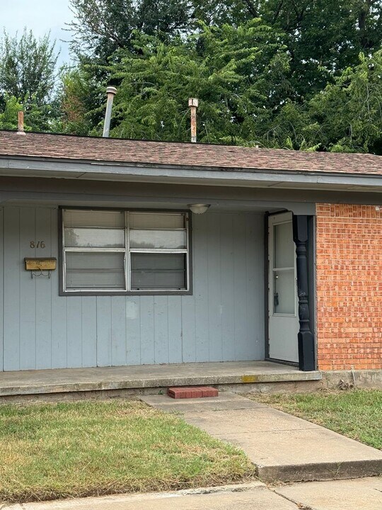 816 Russell Cir-Unit -816 Russell in Norman, OK - Building Photo