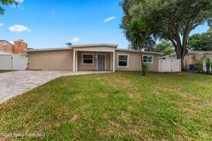 34 W Azalea Cir in Rockledge, FL - Building Photo