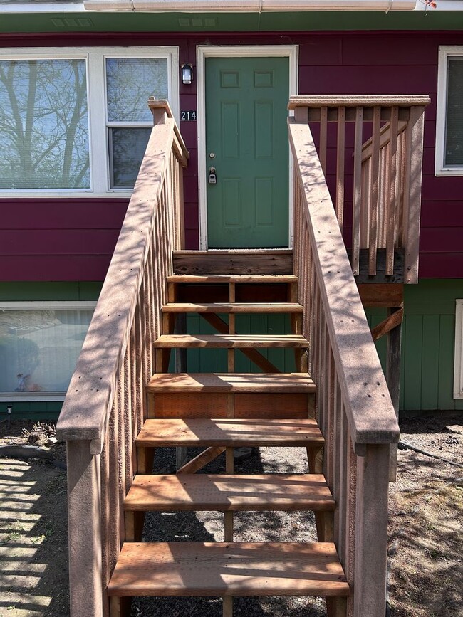 property at 214 W 2nd St
