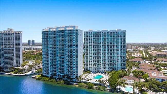3301 NE 183rd St, Unit 2208 in Aventura, FL - Building Photo - Building Photo