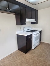 17991 Baron Cir, Unit 2 in Huntington Beach, CA - Building Photo - Building Photo