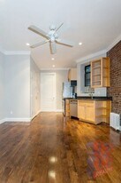 52 Barrow St, Unit LL in New York, NY - Building Photo