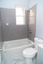9035 S Exchange Ave in Chicago, IL - Building Photo - Building Photo