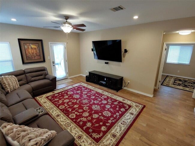 8124 Tockington Way in Austin, TX - Building Photo - Building Photo