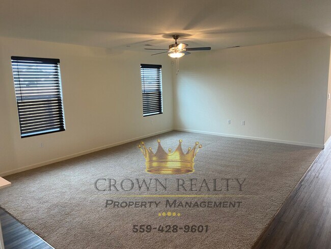 2244 Samuel St in Hanford, CA - Building Photo - Building Photo